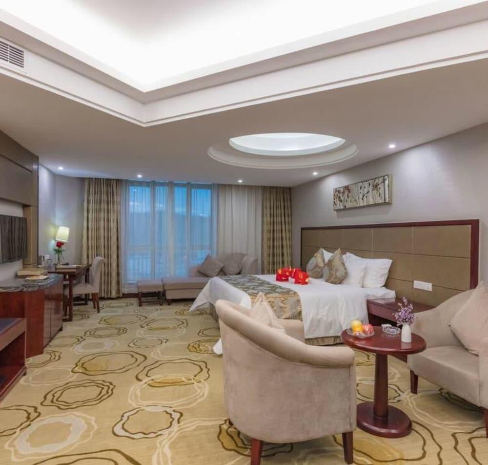 Manhatton Hotel Zhuhai Exterior foto
