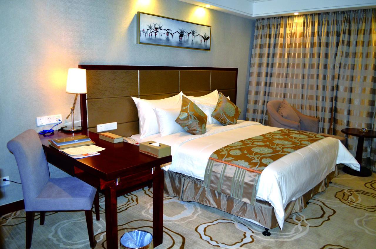 Manhatton Hotel Zhuhai Exterior foto