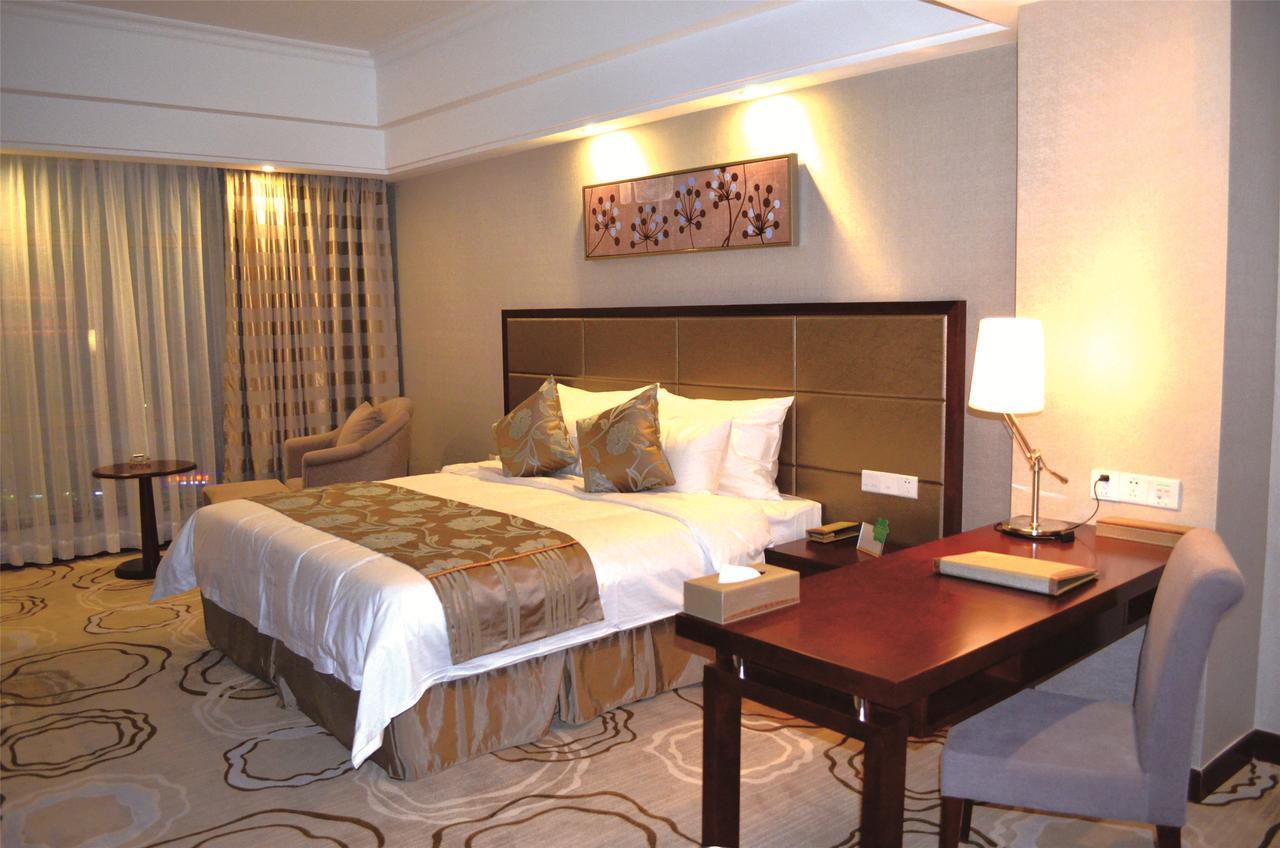 Manhatton Hotel Zhuhai Exterior foto