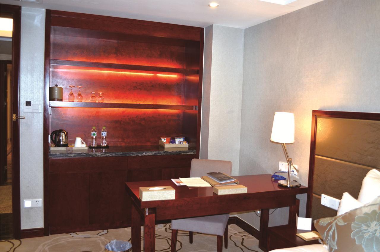 Manhatton Hotel Zhuhai Exterior foto