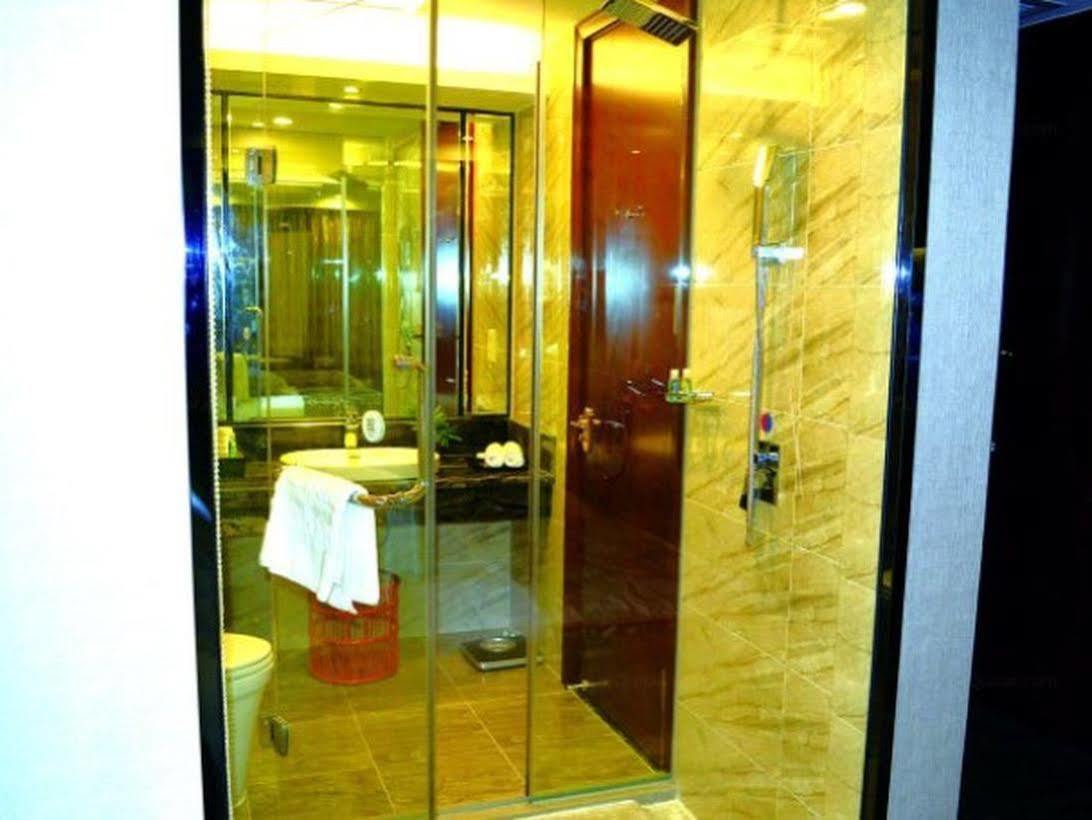 Manhatton Hotel Zhuhai Exterior foto